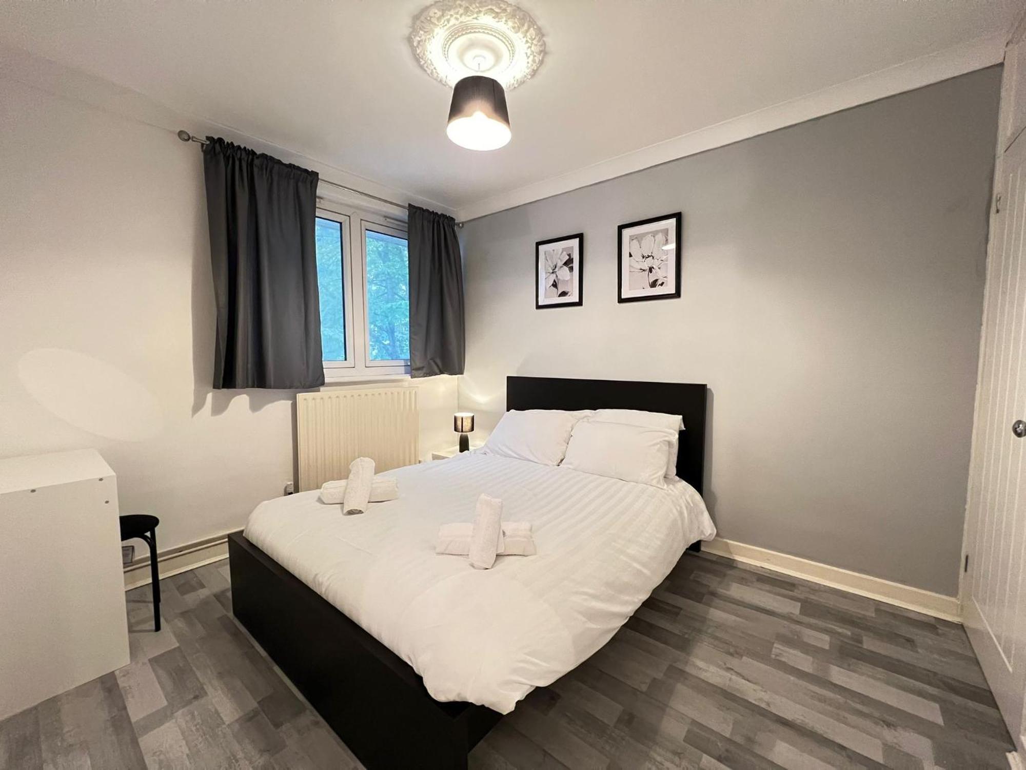2 Bed Flat In Canary Wharf Londra