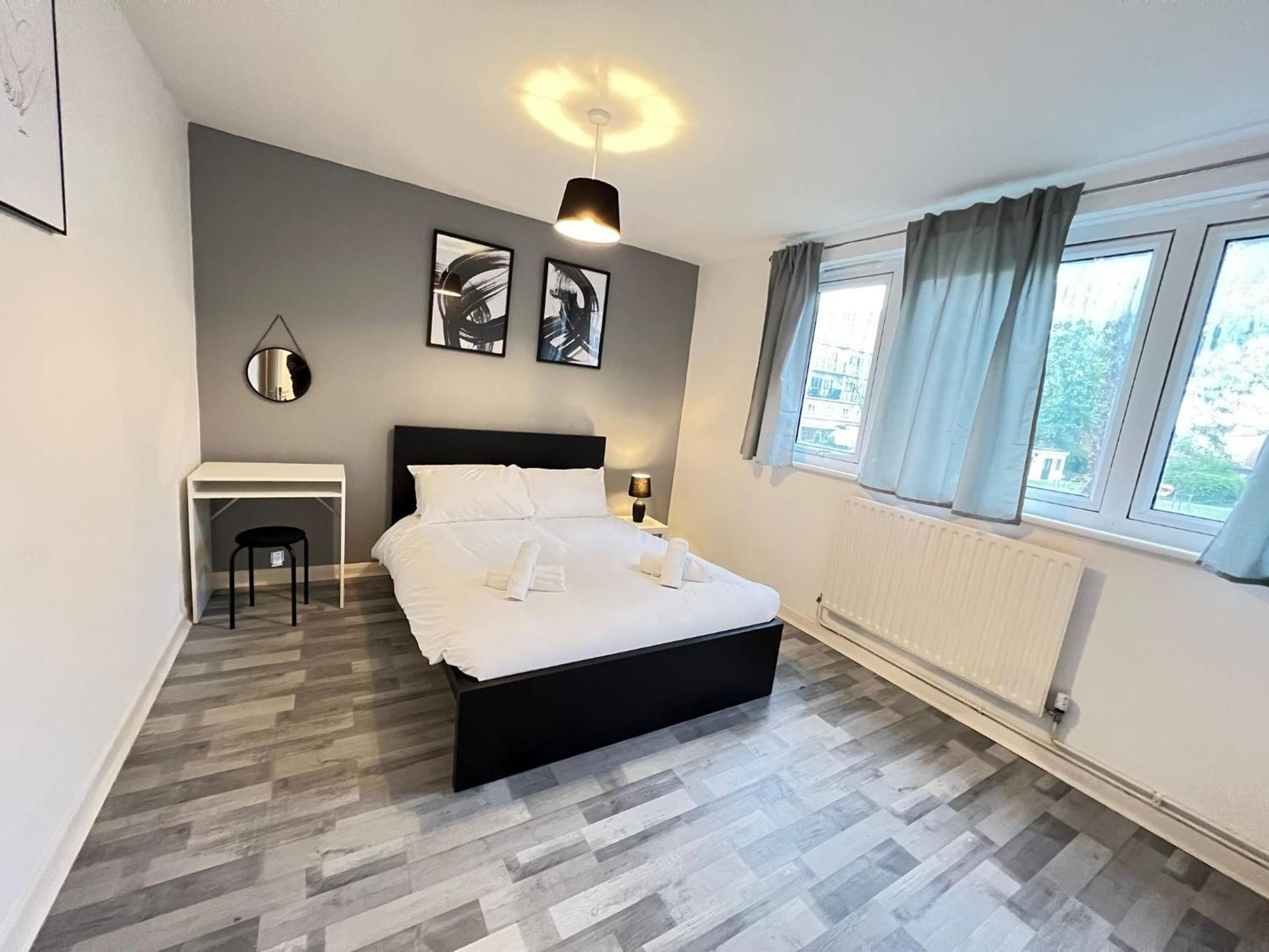 2 Bed Flat In Canary Wharf Londra