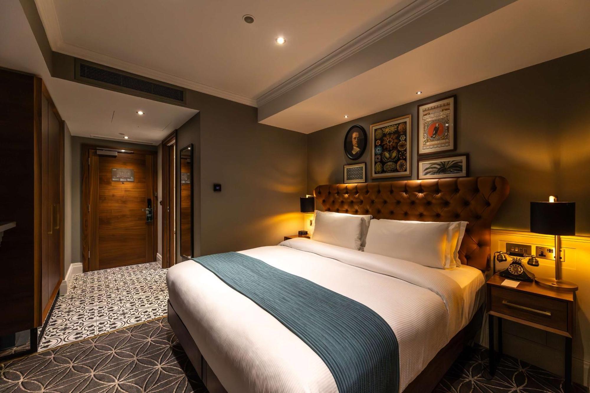 Hotel 100 Queen's Gate London, Curio Collection By Hilton