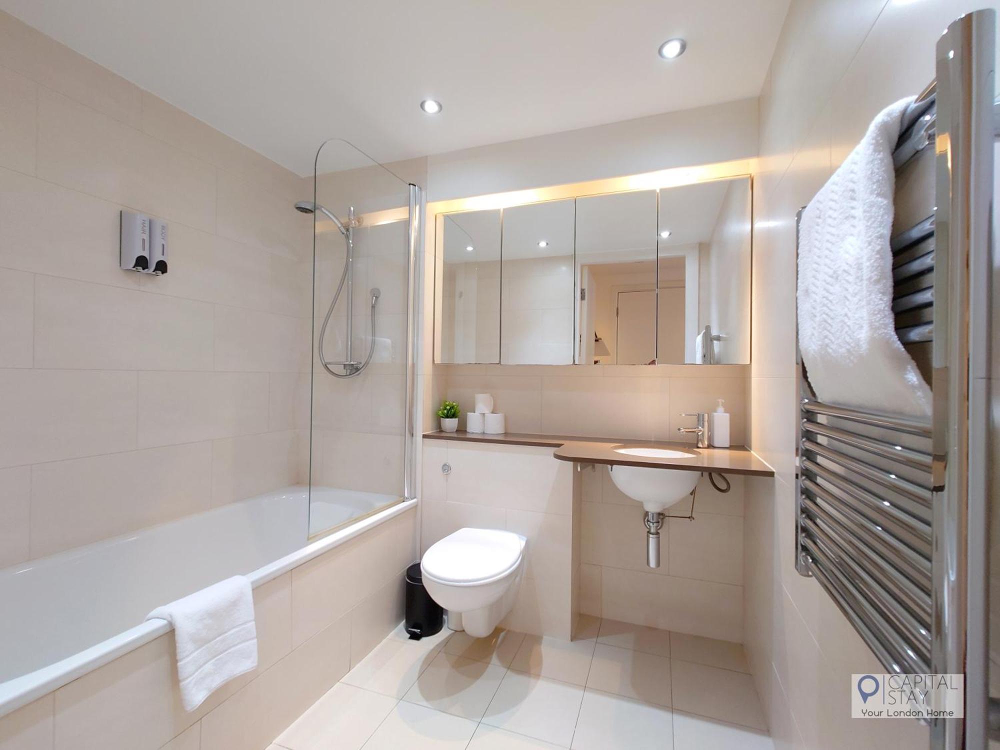 Deluxe Two Bed By Excel & O2 Appartement Londen