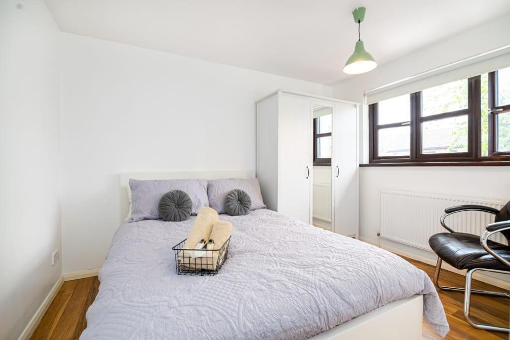 Immaculate Refurbished House Guest house *