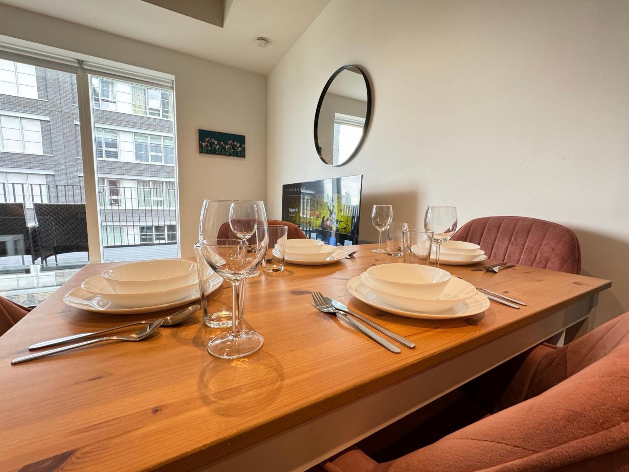 Luxury Flat With Balcony, River View, O2 Arena, Excel, Canary Wharf, Station Appartement Londres