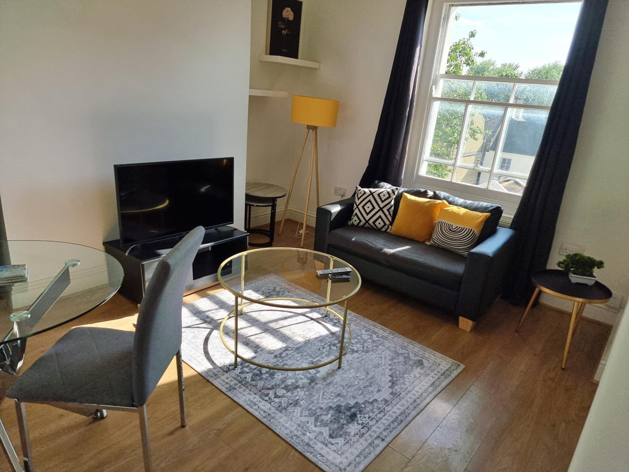 Evo View - 1 Bed - Stunning Views 3 Mins Walk Mile End Station * Londen