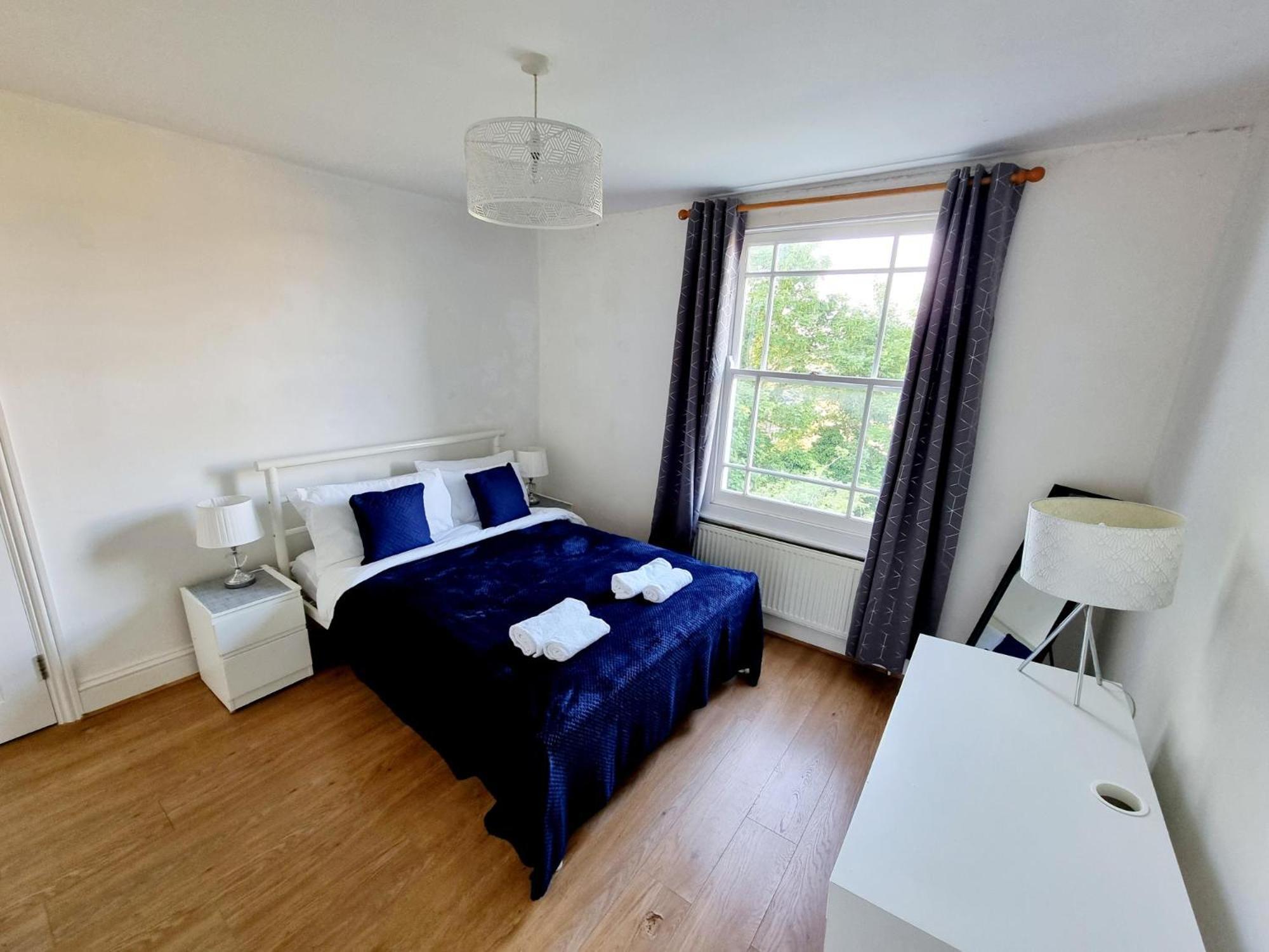 Evo View - 1 Bed - Stunning Views 3 Mins Walk Mile End Station Appartement Londen