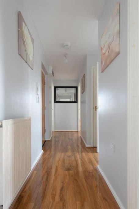 Lovely 2 Bedroom With River & View * Londen