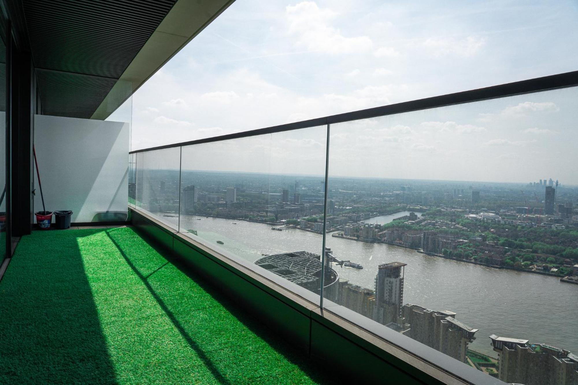 Luxury Balcony Apartment, Canary Wharf Lejlighed *