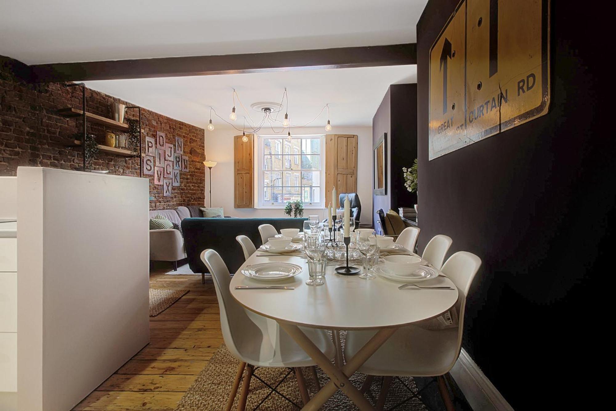 Old Street Iconic Warehouse Style 4 Bedroom 2 Bath House Prime Location * Londra