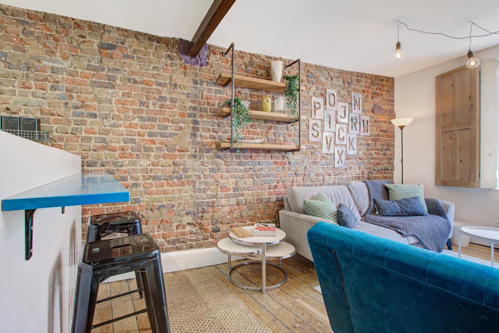 Old Street Iconic Warehouse Style 4 Bedroom 2 Bath House Prime Location Londra