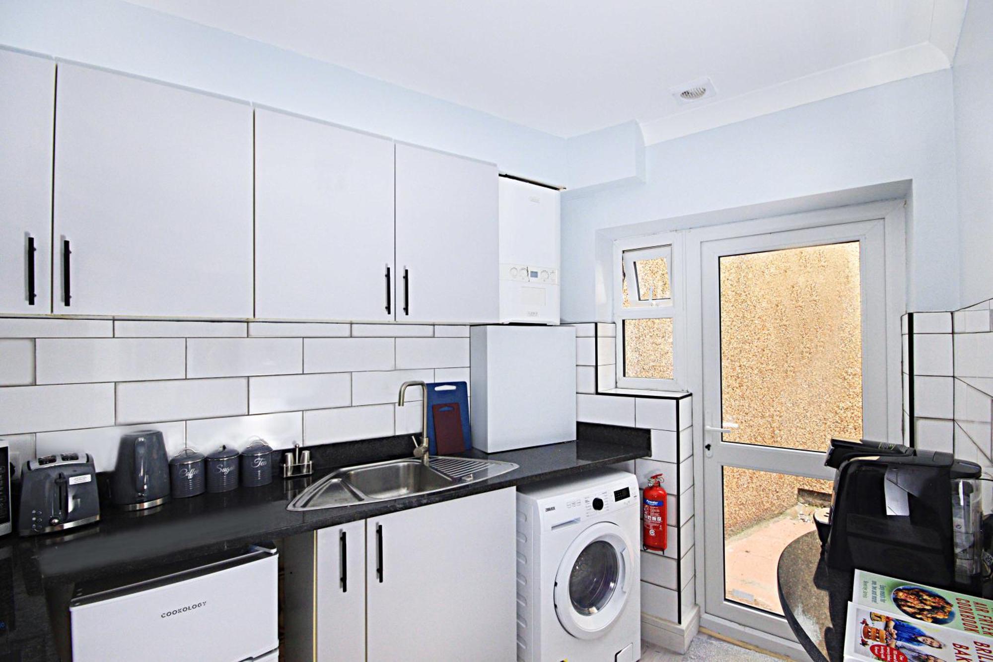 Rayan Heights Cosy 1 Bedroom Flat Sleeps 2 Perfect For Contractors Tourists Families - Free Parking Appartement