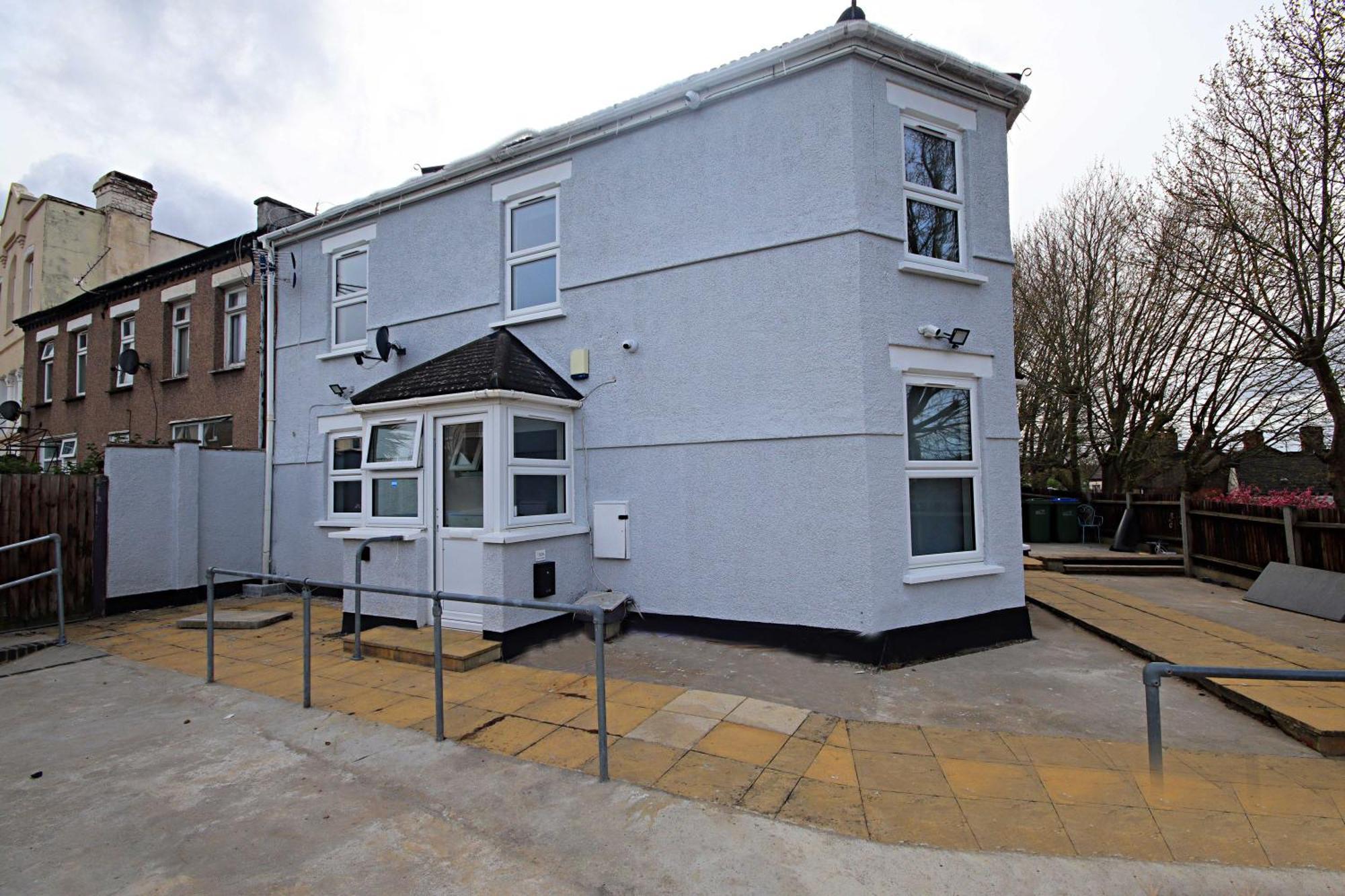 Rayan Heights Cosy 1 Bedroom Flat Sleeps 2 Perfect For Contractors Tourists Families - Free Parking Appartement *