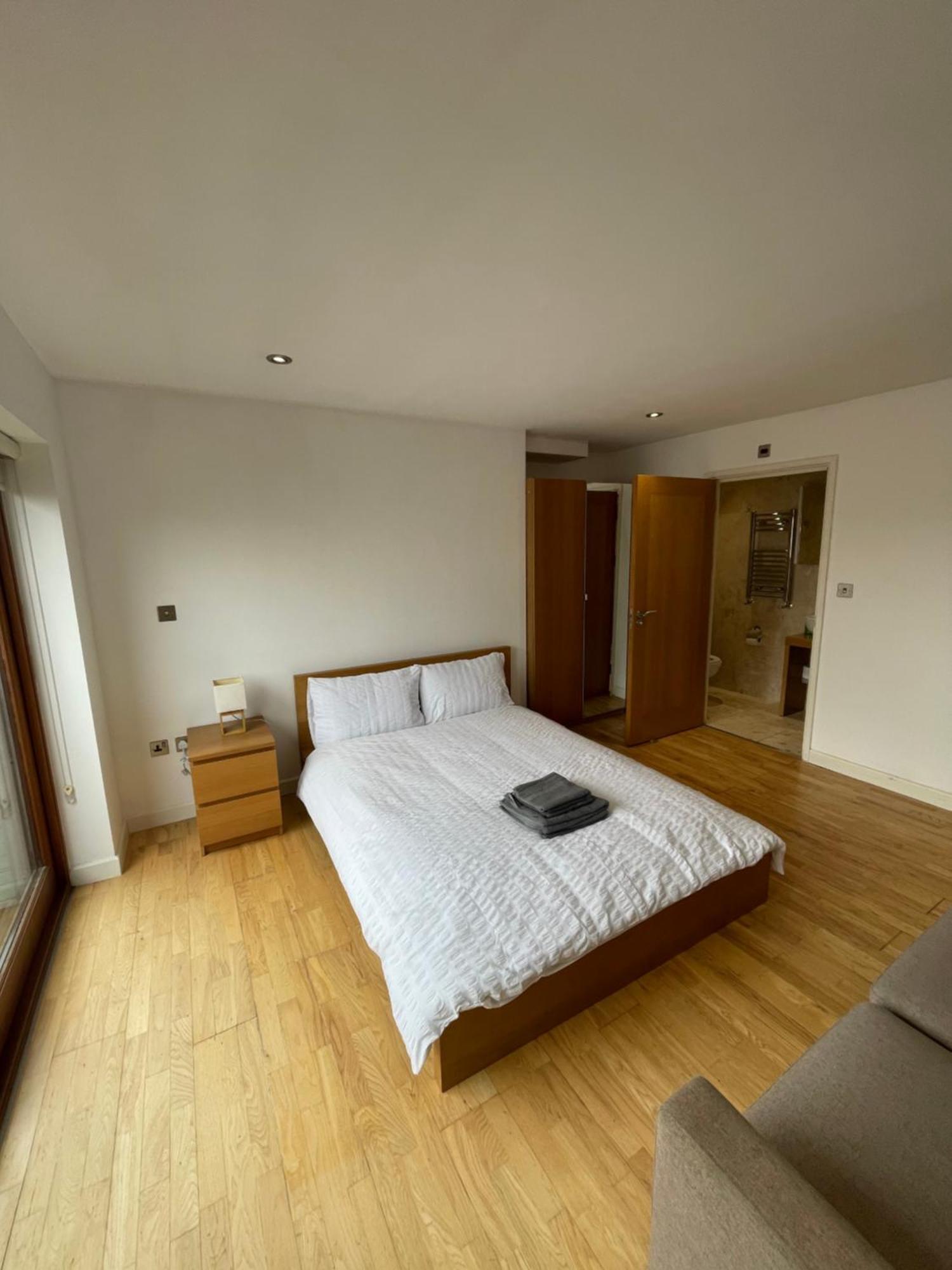 City Ensuite Sharing House City Airport * Londen