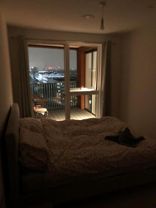 Apartment Entire Home/flat. View. Location. Transport.