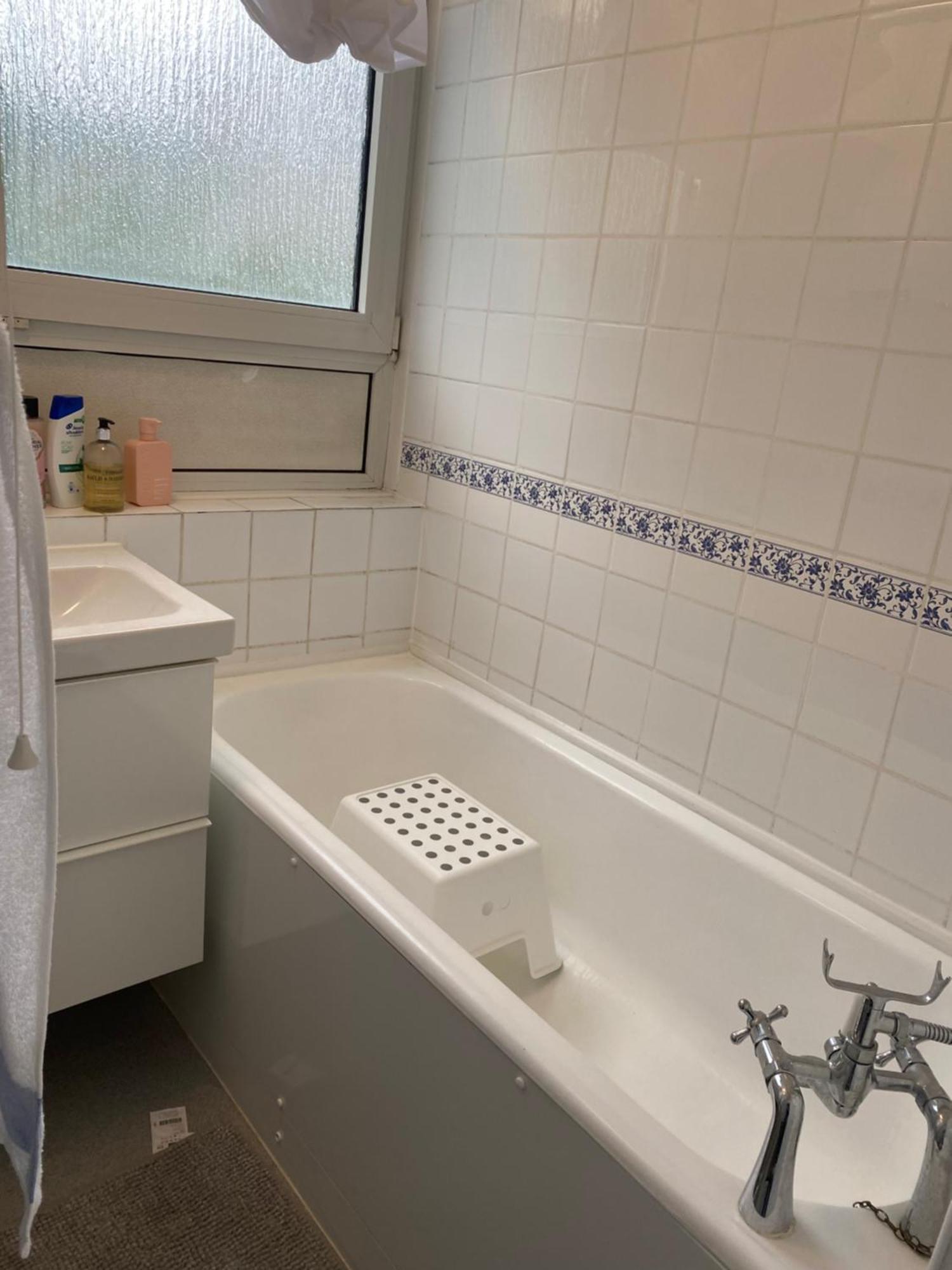 Luxury 3 Bedroom Flat With Garden Apartment *