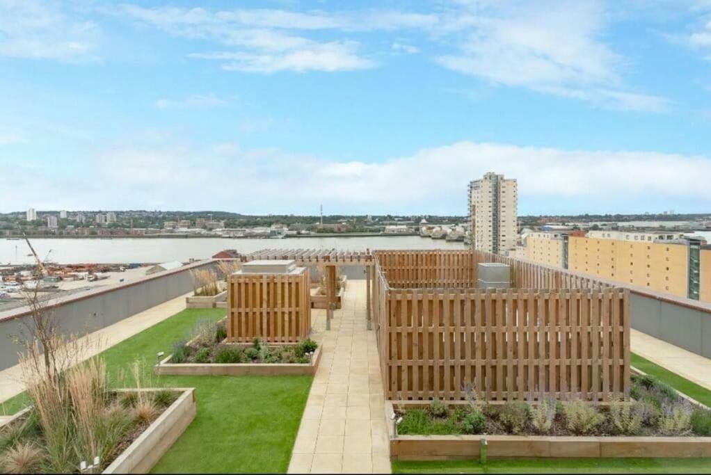 Apartment Escape - Royal Wharf