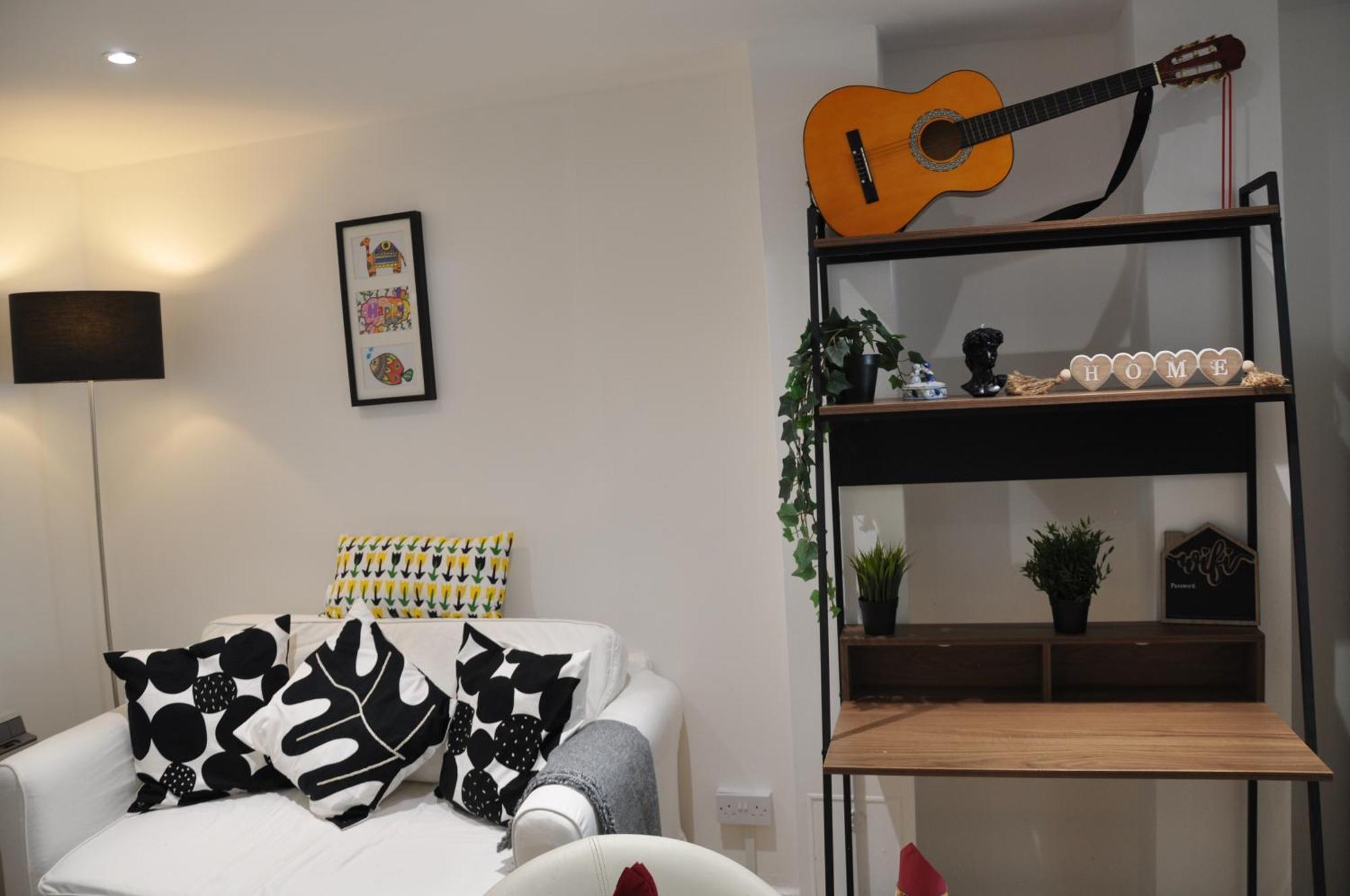Modern Ground Floor In Canary Wharf, Free Parking * London