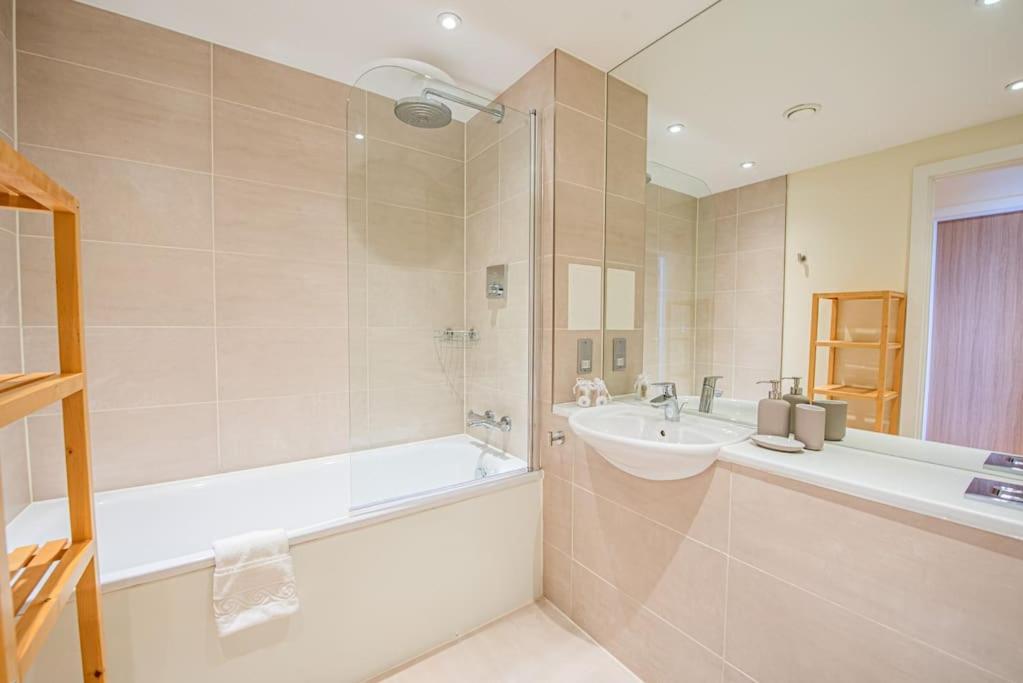 Lägenhet Charming Flat With Balcony Near Tower Bridge London