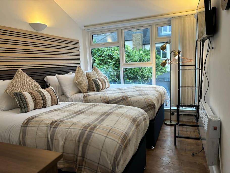 The Urban Retreat 4bdr Sleep 14 Feriehus London