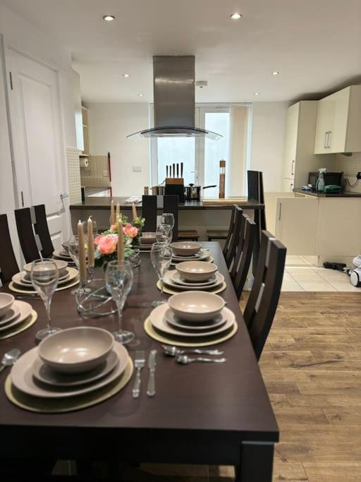 Feriehus The Urban Retreat 4bdr Sleep 14 London