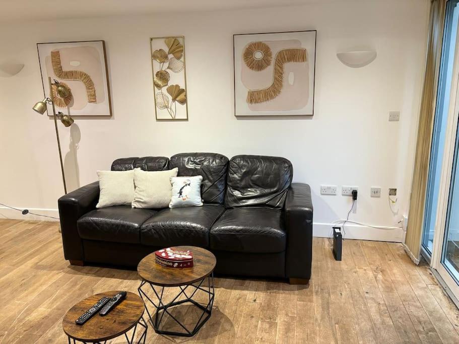 Feriehus The Urban Retreat 4bdr Sleep 14 London