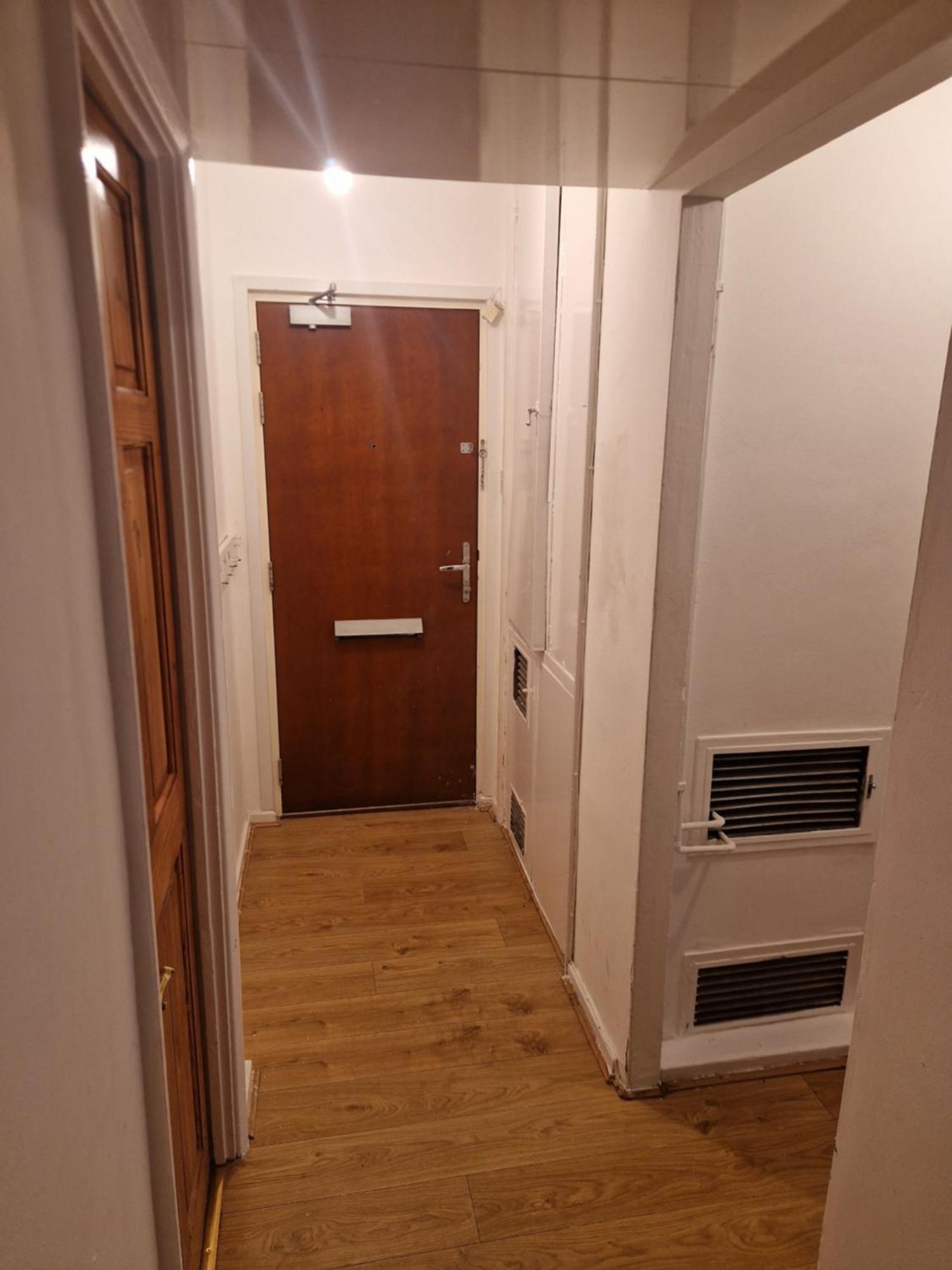 A Lovely Two Bedrooms Flat * London