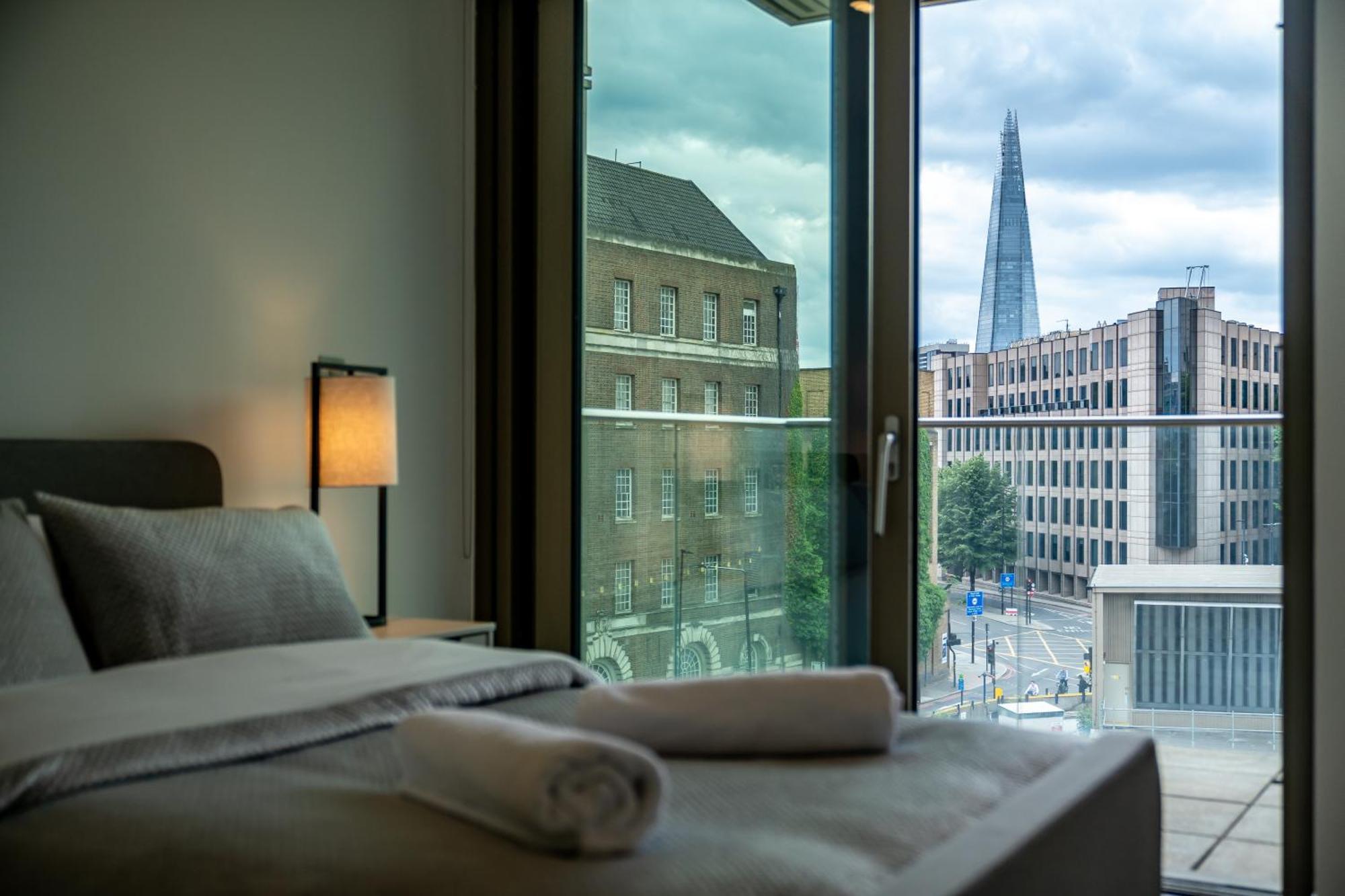 Luxury 1 Bed In Tower Hill Londen