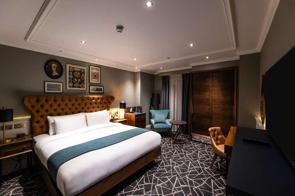 100 Queen's Gate London, Curio Collection By Hilton