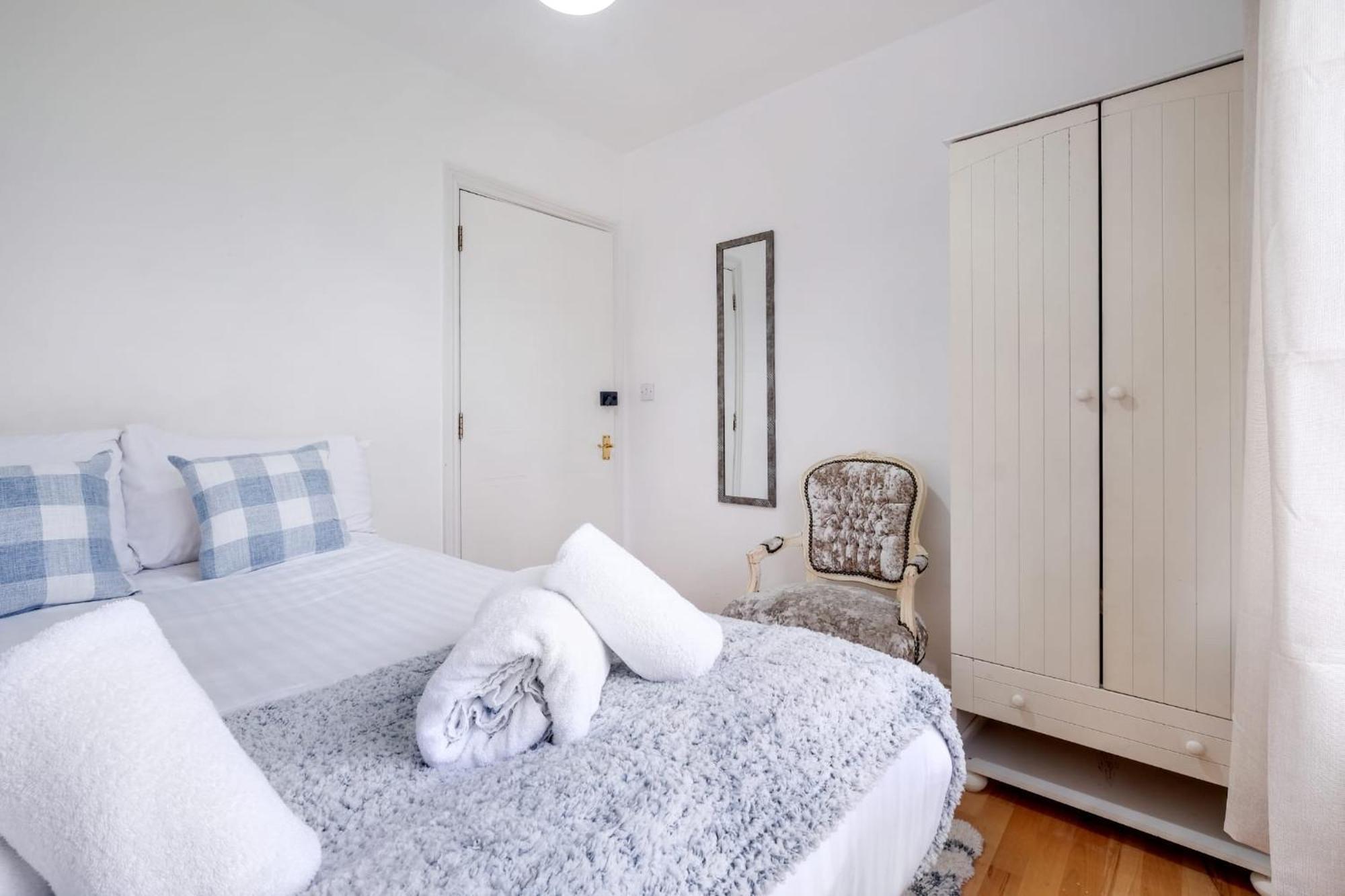 Mannys - & Cozy 4bed Diamond London