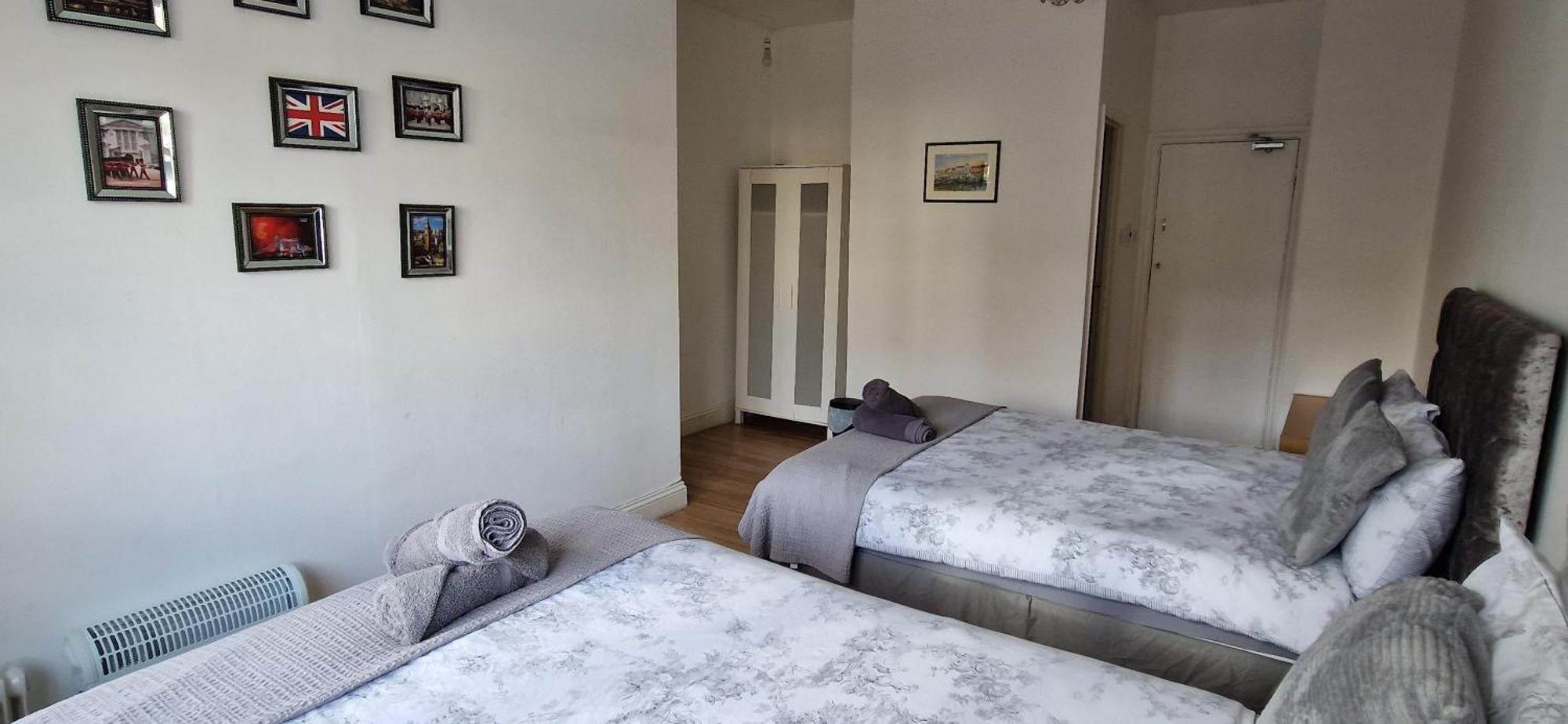 Privatunterkunft Affordable In Shared Flat, Bridge