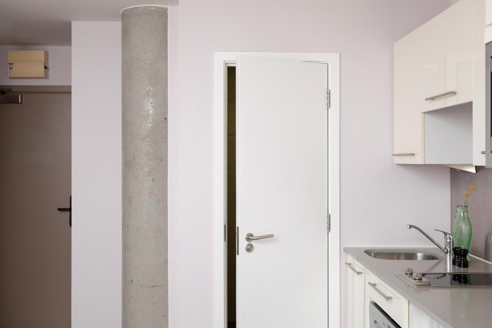 Bob W Tower Hill Residences Apartment *