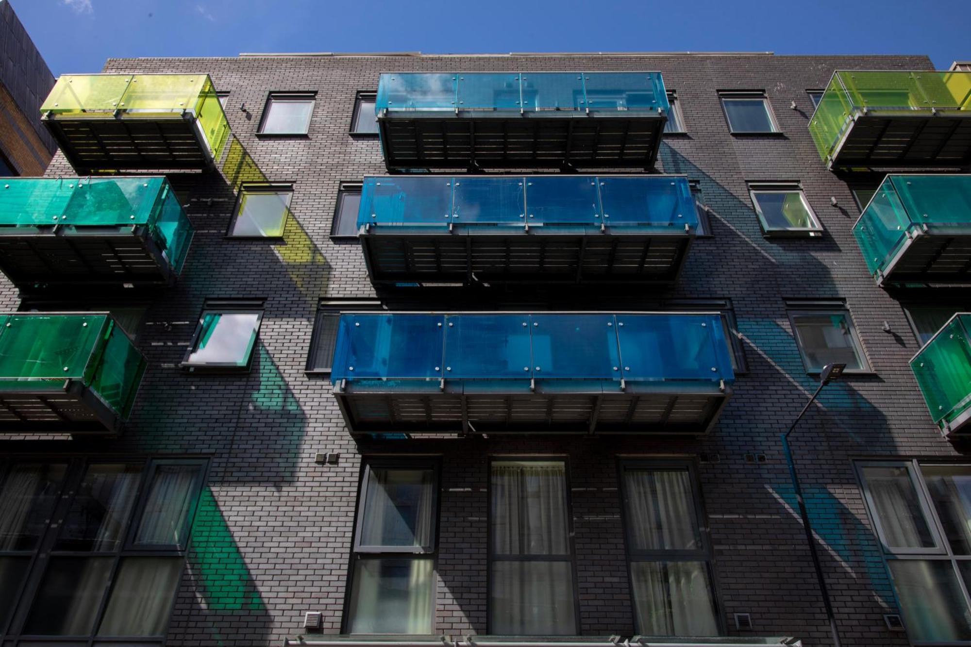 Bob W Tower Hill Residences Apartment