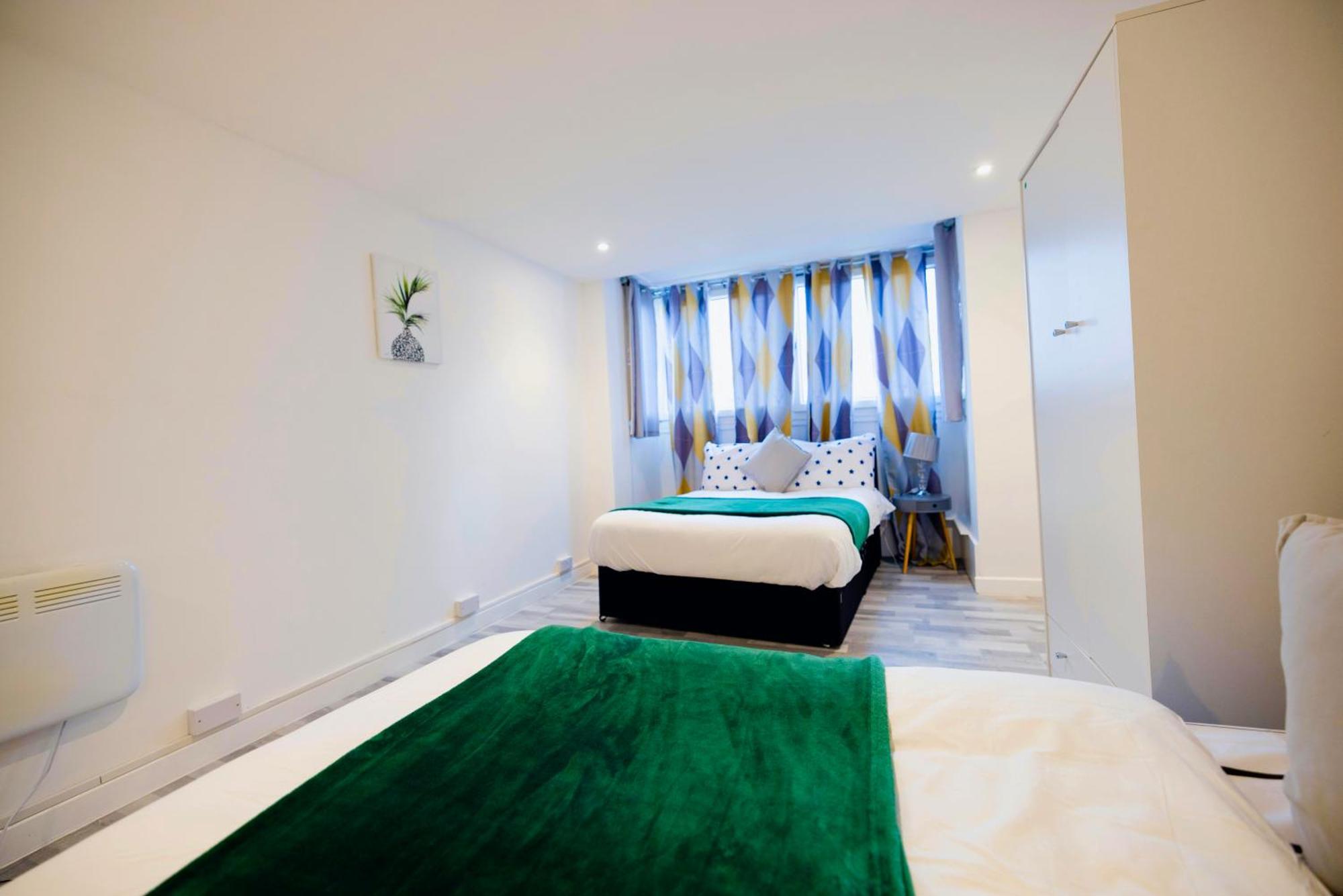 2 Bedrooms-6guests-veryspacious-freeparking-wifi *