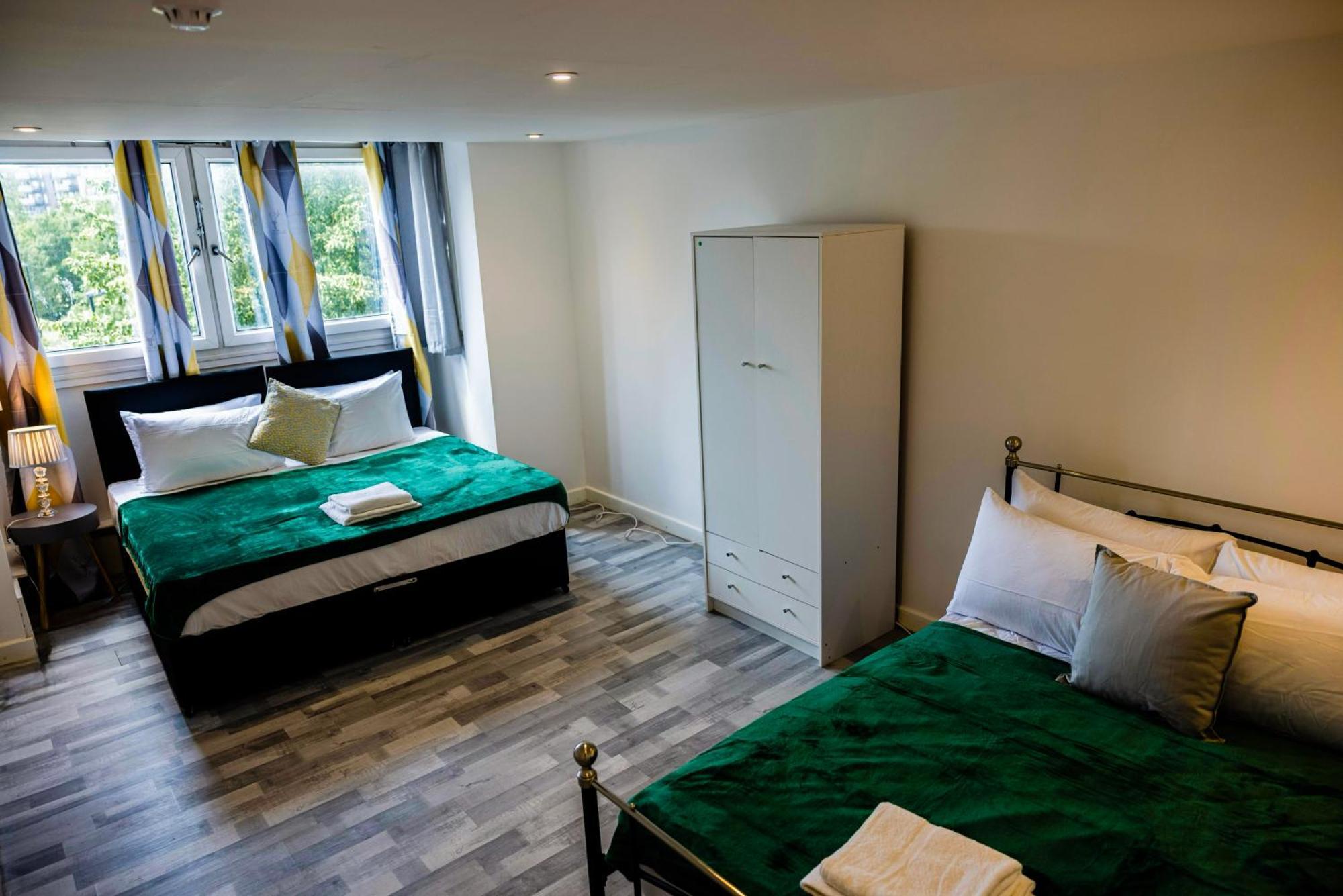 Lägenhet 2 Bedrooms-6guests-veryspacious-freeparking-wifi *