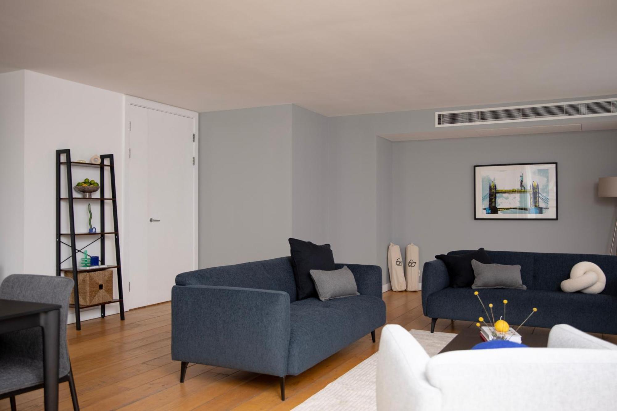 Apartment Bob W Tower Hill Residences