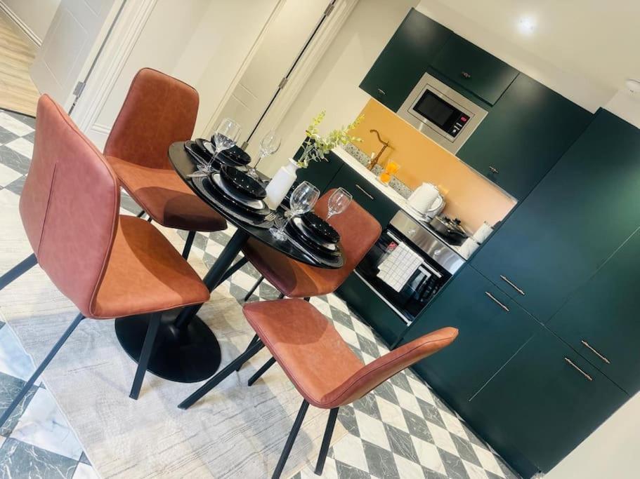 99 Apartment, Trendy Location D *