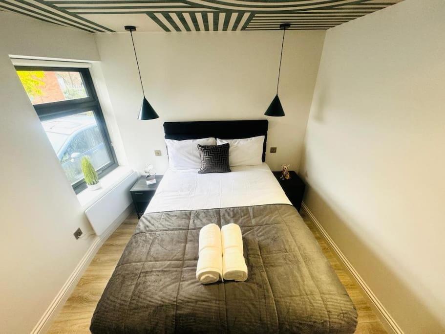 99 Apartment, Trendy Location D Apartment London