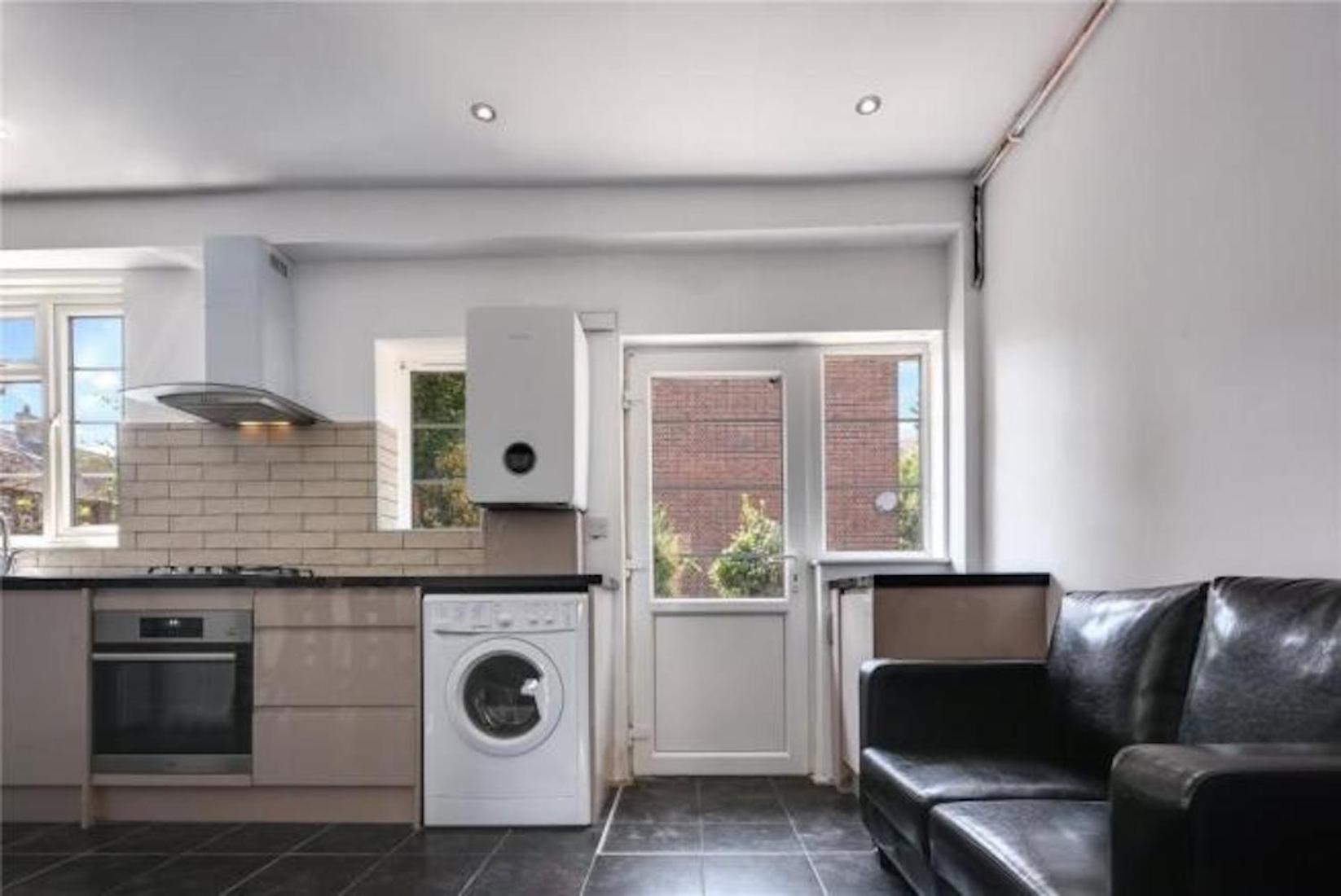 In Guest - Limehouse Townhomes Modern Spacious Serviced Double Guest house