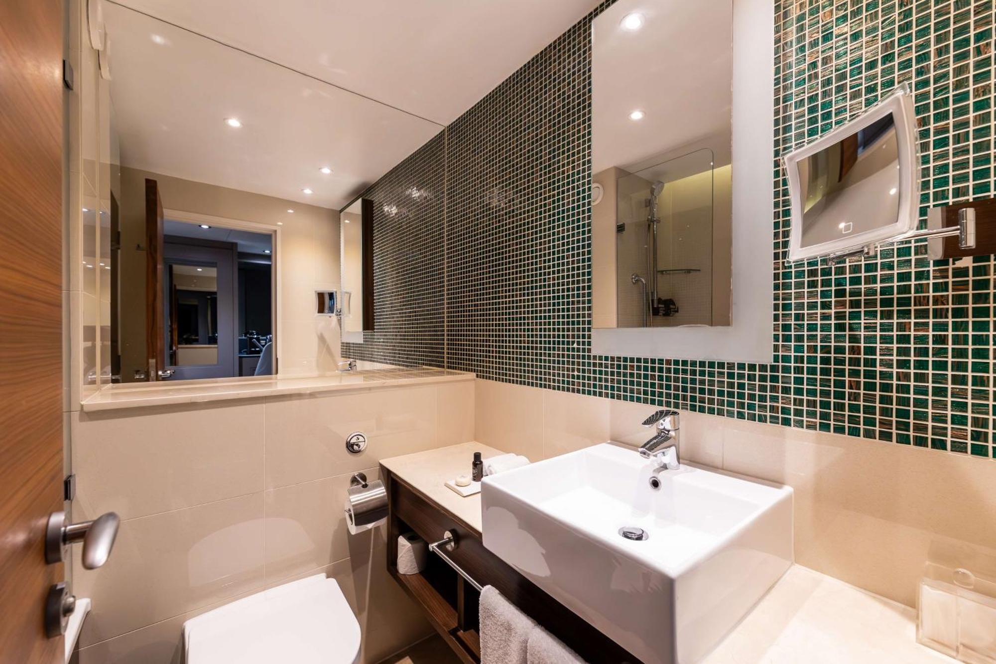 Hotel 100 Queen's Gate London, Curio Collection By Hilton 5*