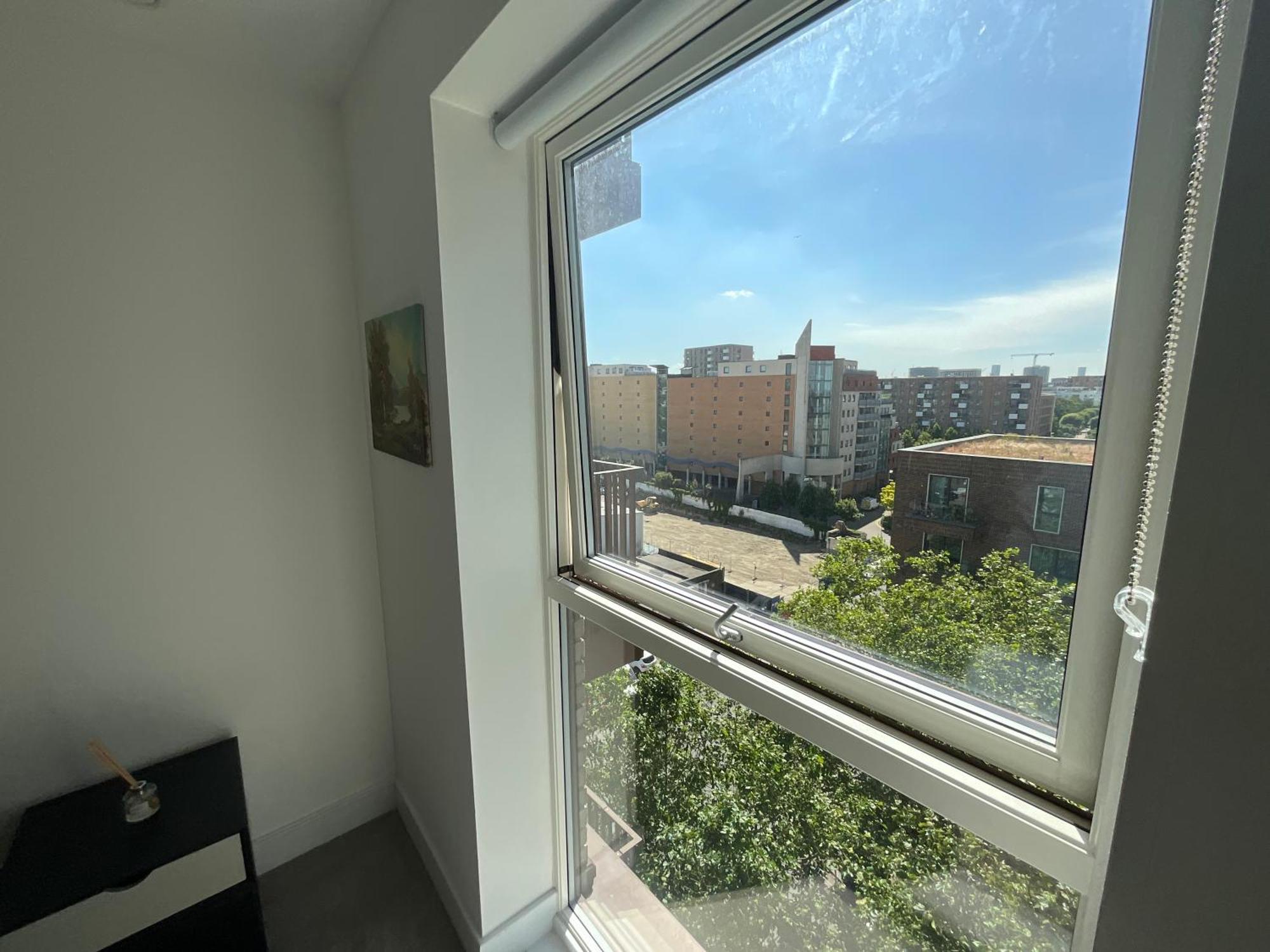 Lejlighed 1br Gem In Shared Near O2 Arena & Excel With Patio, Private Bath, Free Parking & Garden London