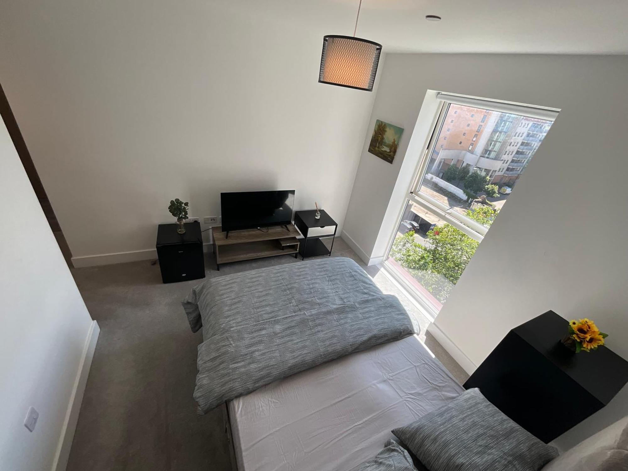 1br Gem In Shared Near O2 Arena & Excel With Patio, Private Bath, Free Parking & Garden Lejlighed