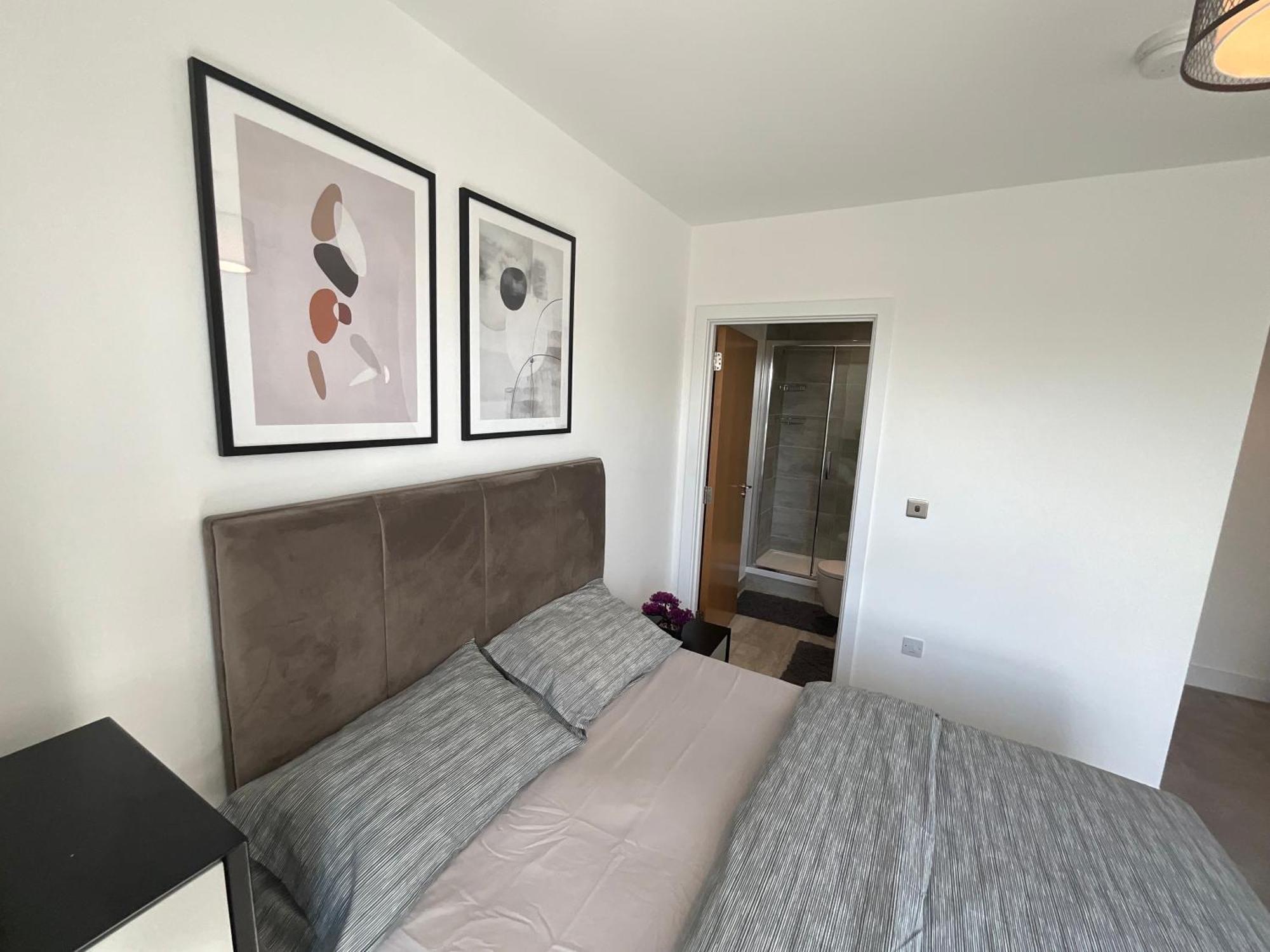 Lejlighed 1br Gem In Shared Near O2 Arena & Excel With Patio, Private Bath, Free Parking & Garden
