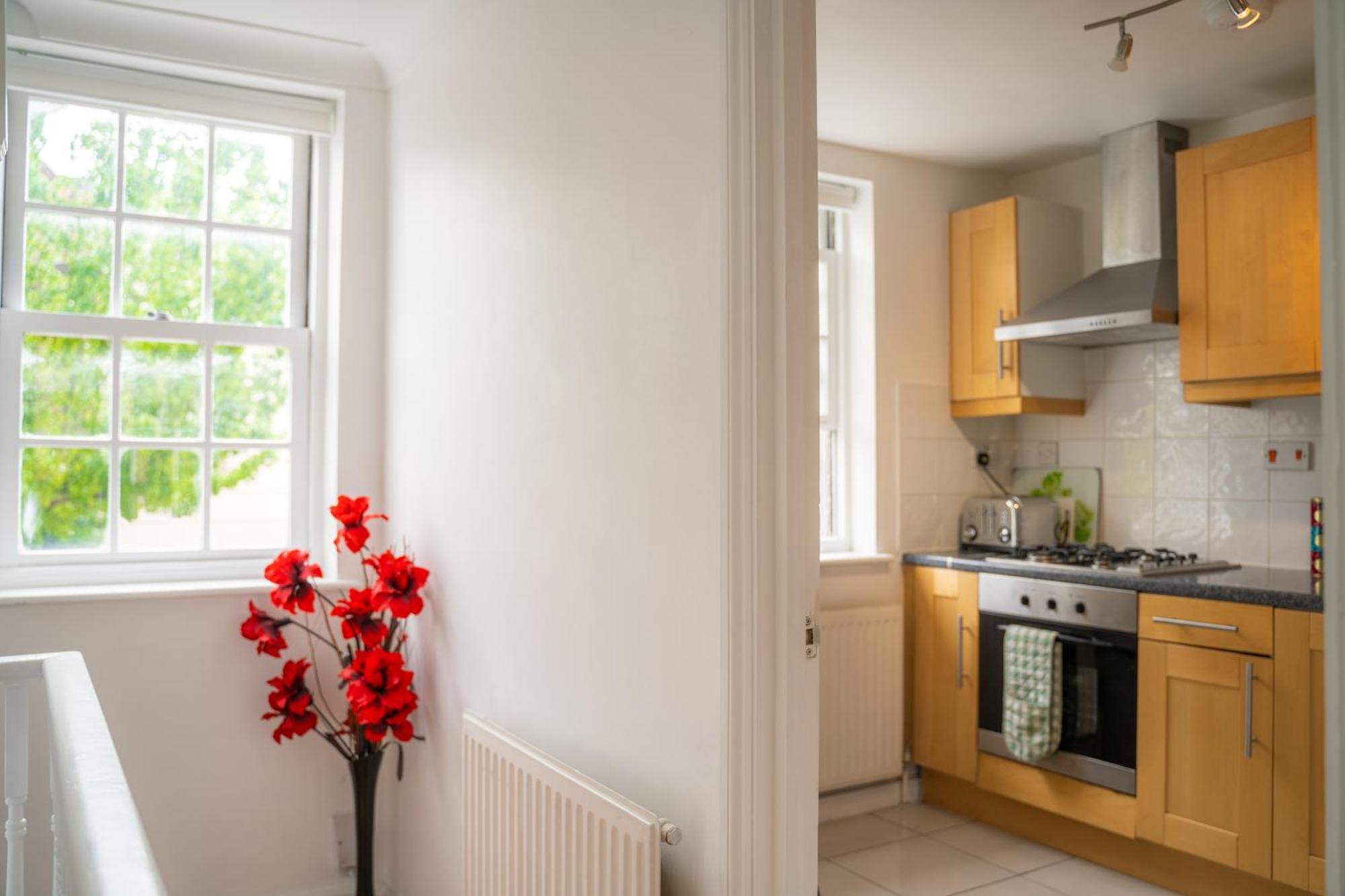 Holiday home Modern Tower Bridge 2br House London