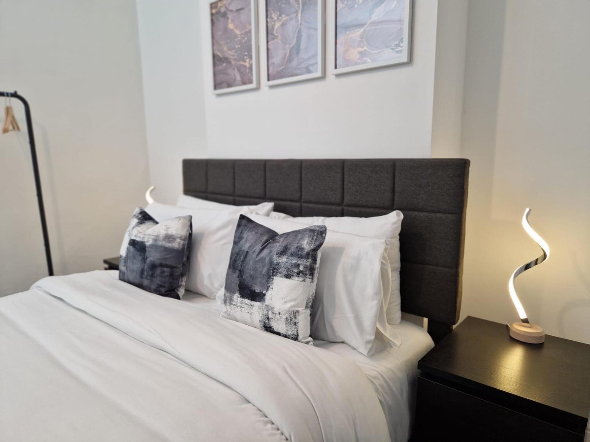 Excel Airport O2 King Beds With Garden Lägenhet *