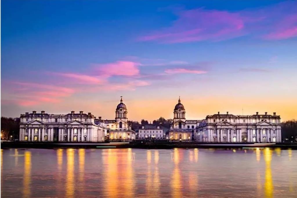Greenwich Haven, Appartement *