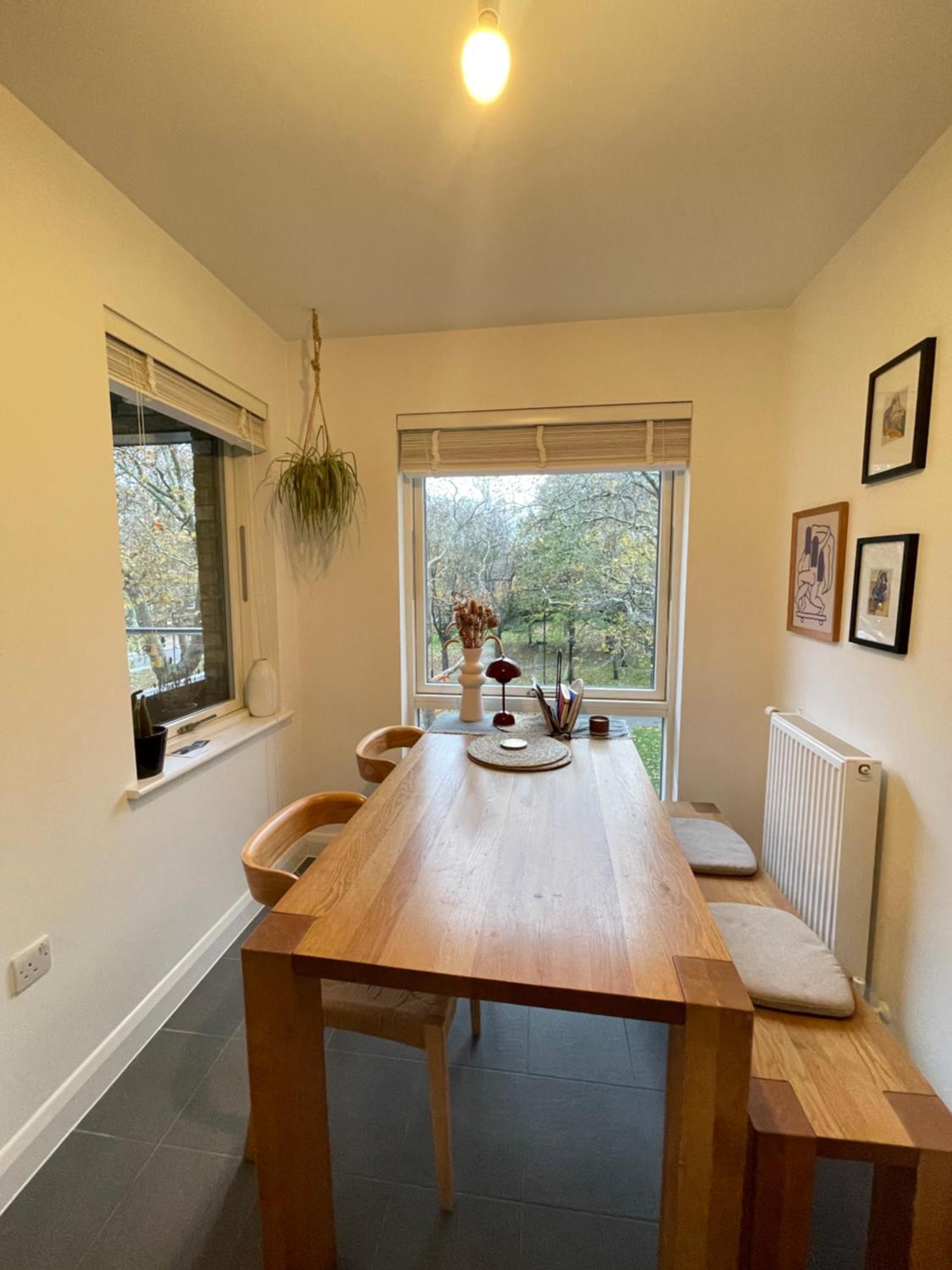& Modern 1bd Flat With Balcony Hackney! London