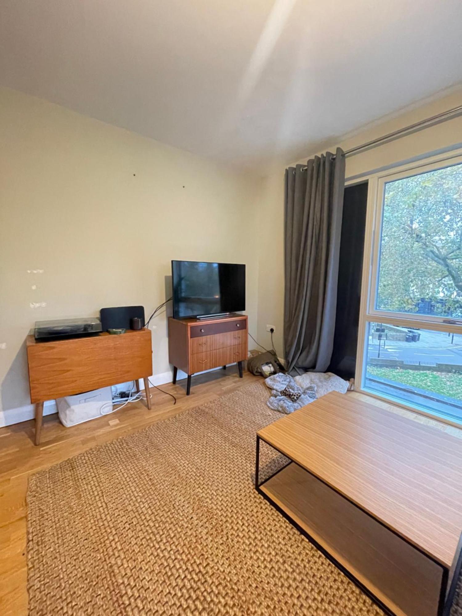 Lejlighed & Modern 1bd Flat With Balcony Hackney! London