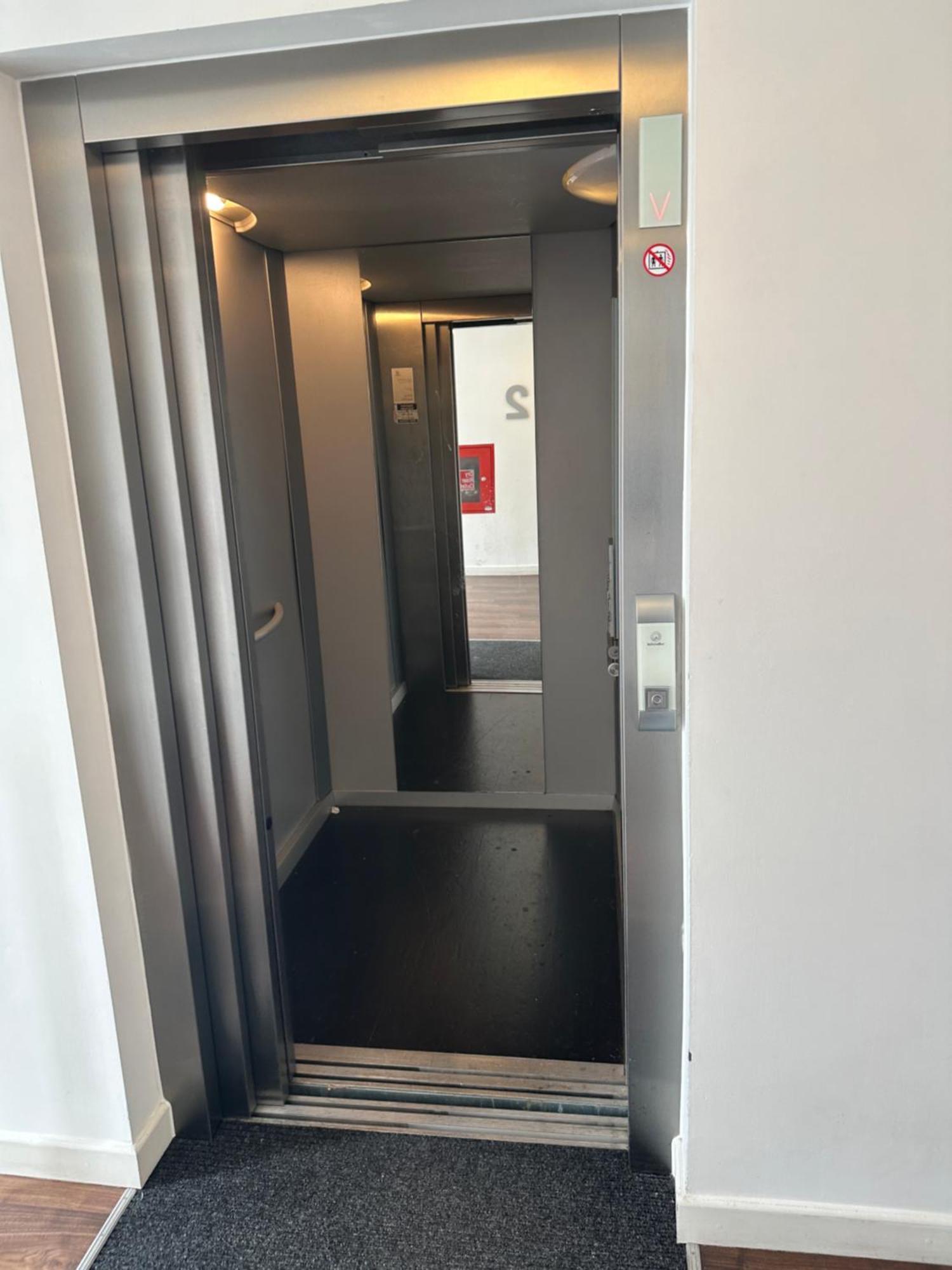 Lift & Free Parking, Modern 1 Bed Flat In Shoreditch Next To Train Station Appartement