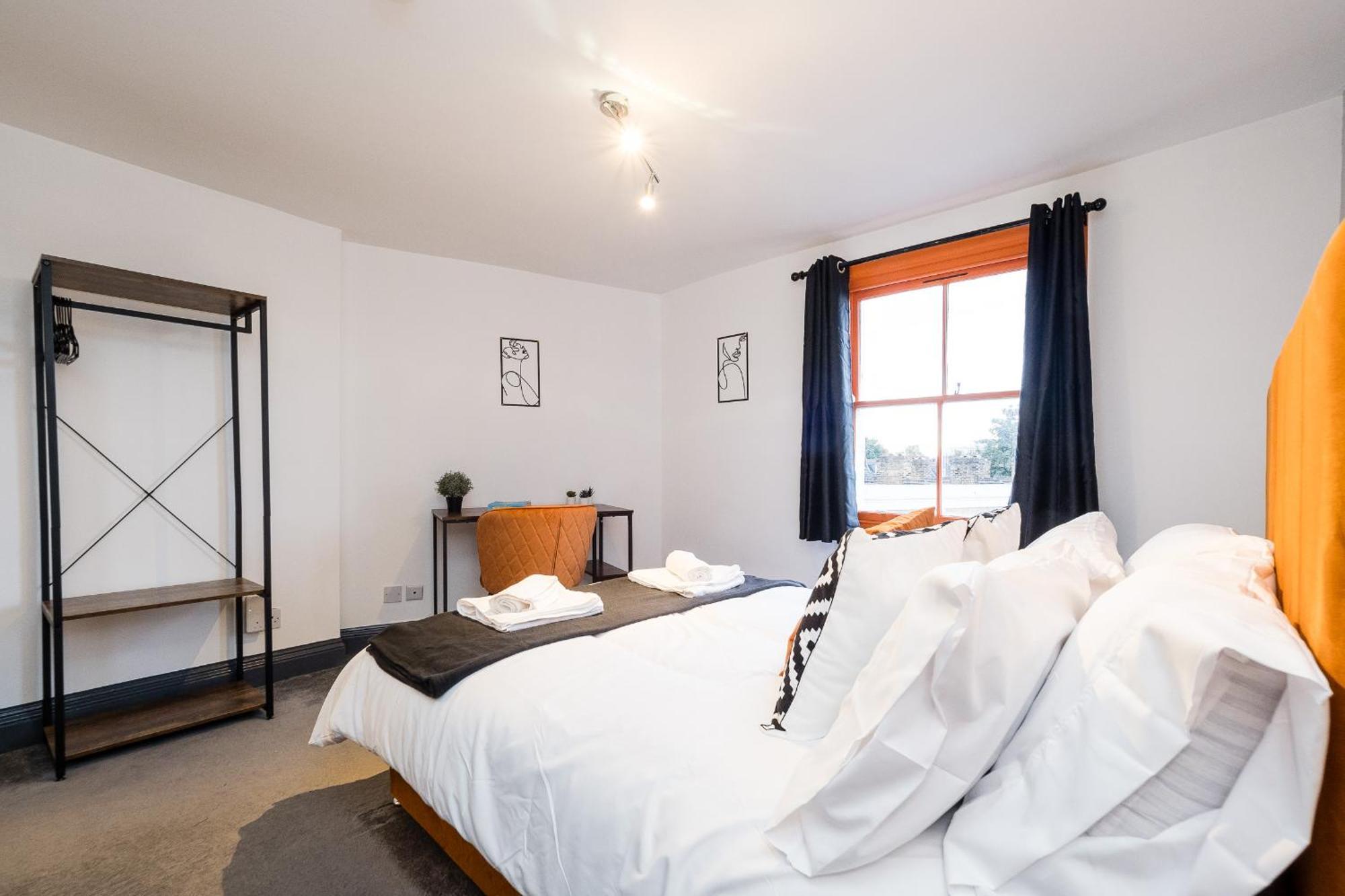 Spacious 6 Ensuite Bedroom House In Semesterbostad *