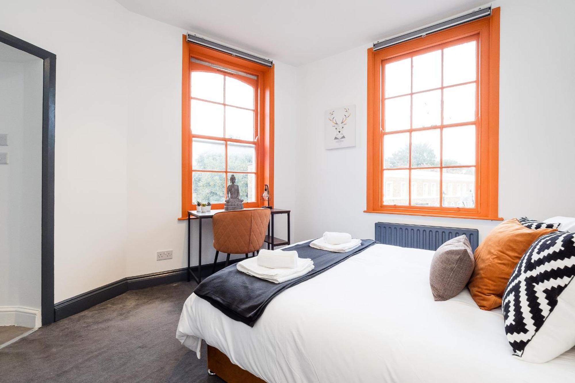 Semesterbostad Spacious 6 Ensuite Bedroom House In London