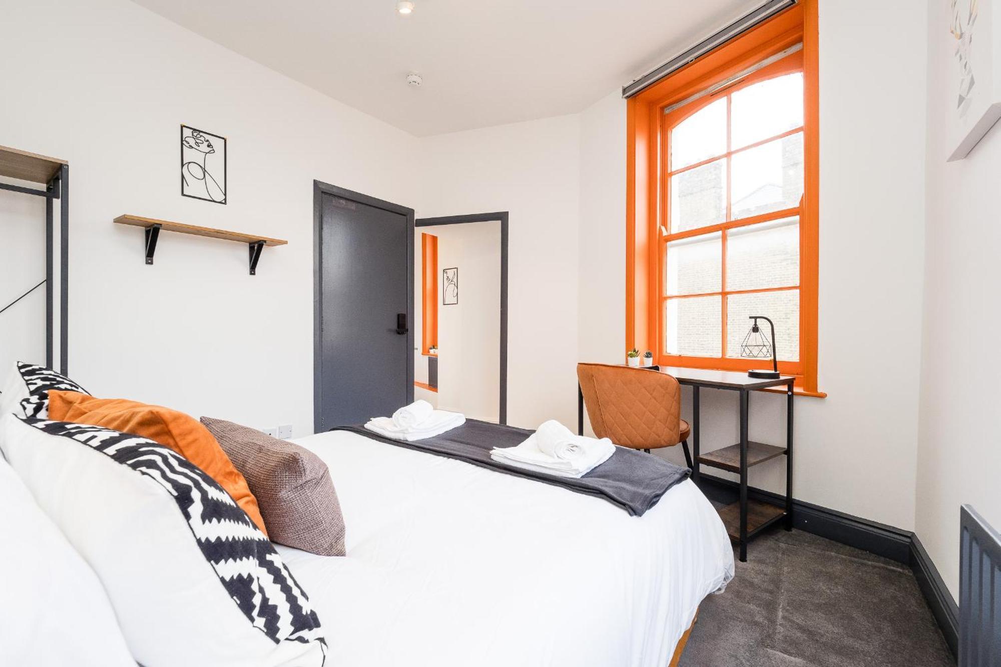 Semesterbostad Spacious 6 Ensuite Bedroom House In