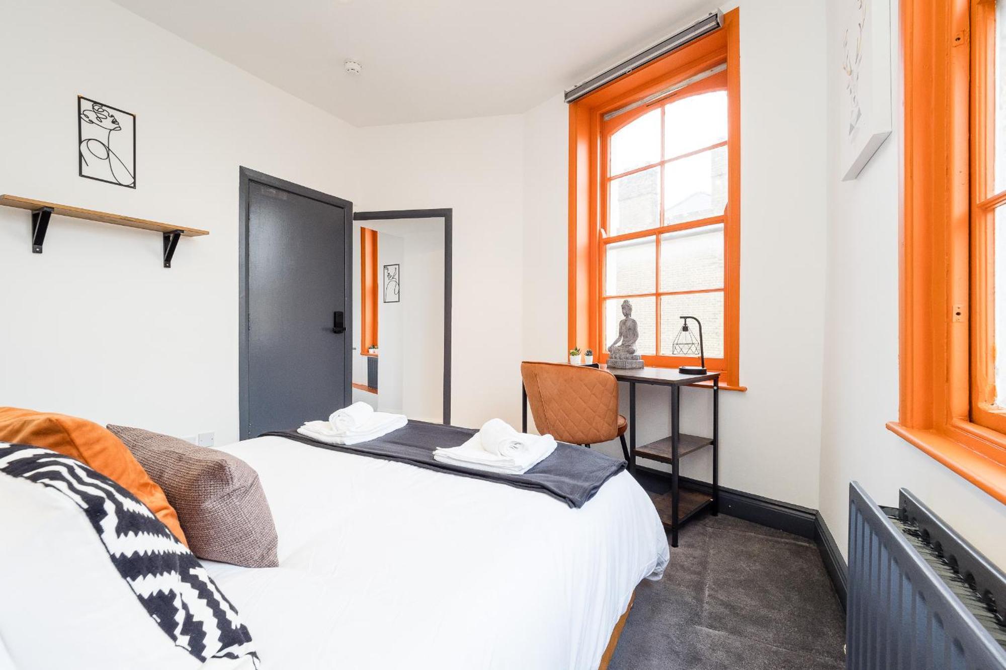 Semesterbostad Spacious 6 Ensuite Bedroom House In London